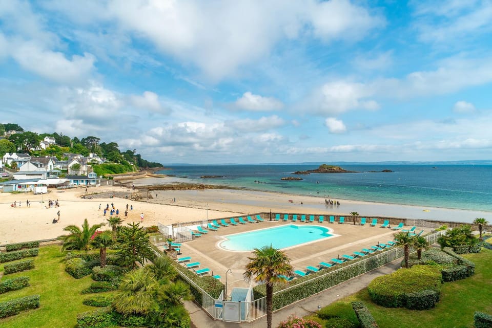Beach, Swimming pool