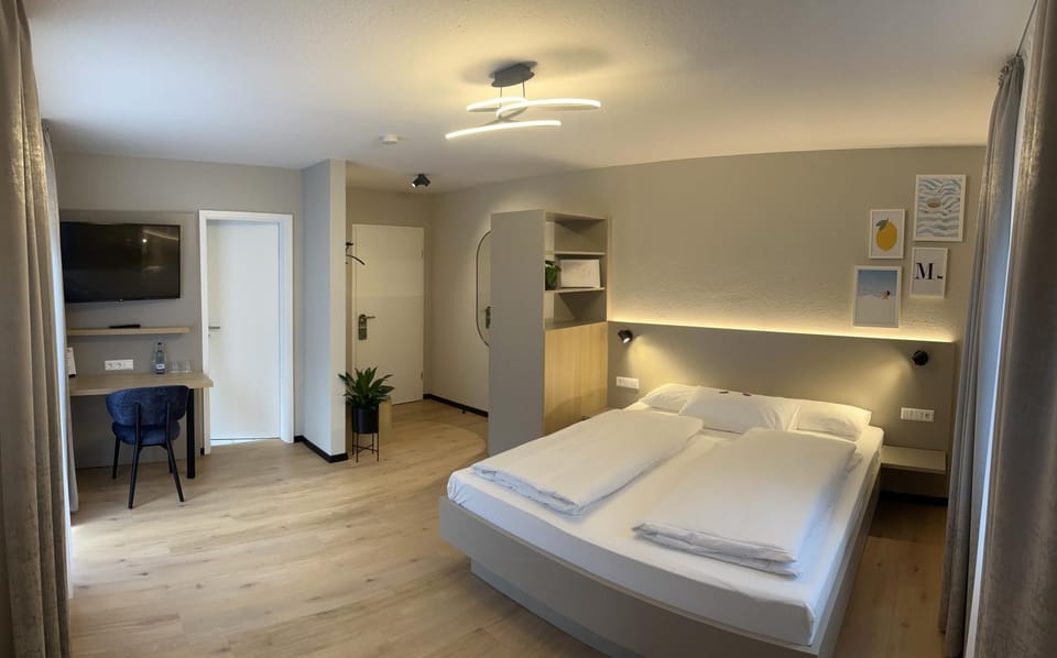 Bed, Photo of the whole room
