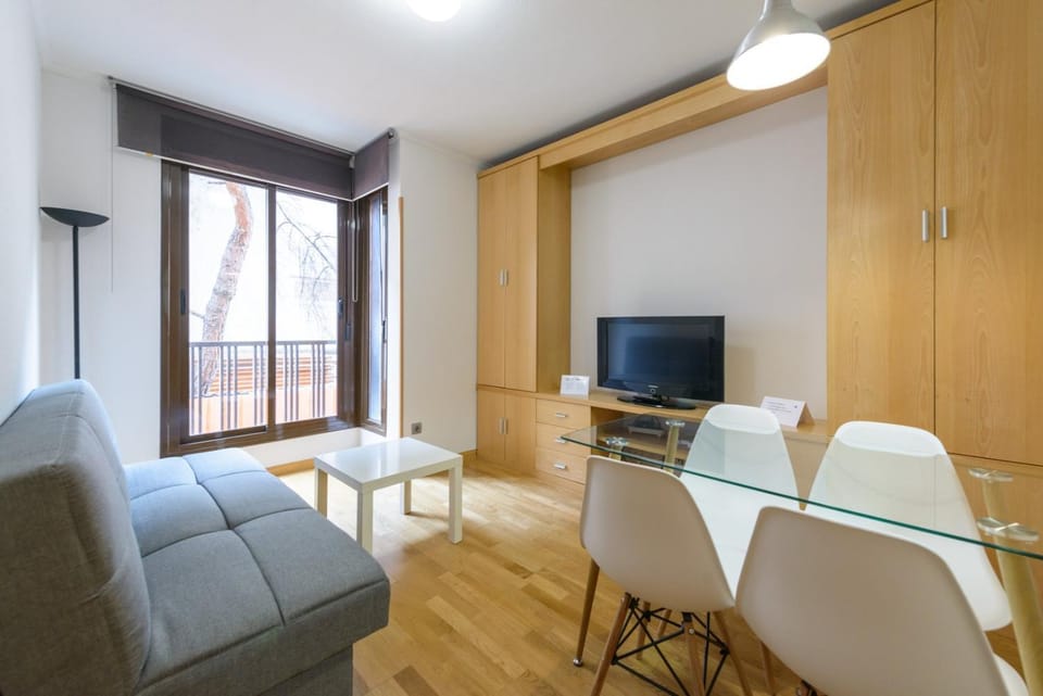 TV and multimedia, Living room, Dining area