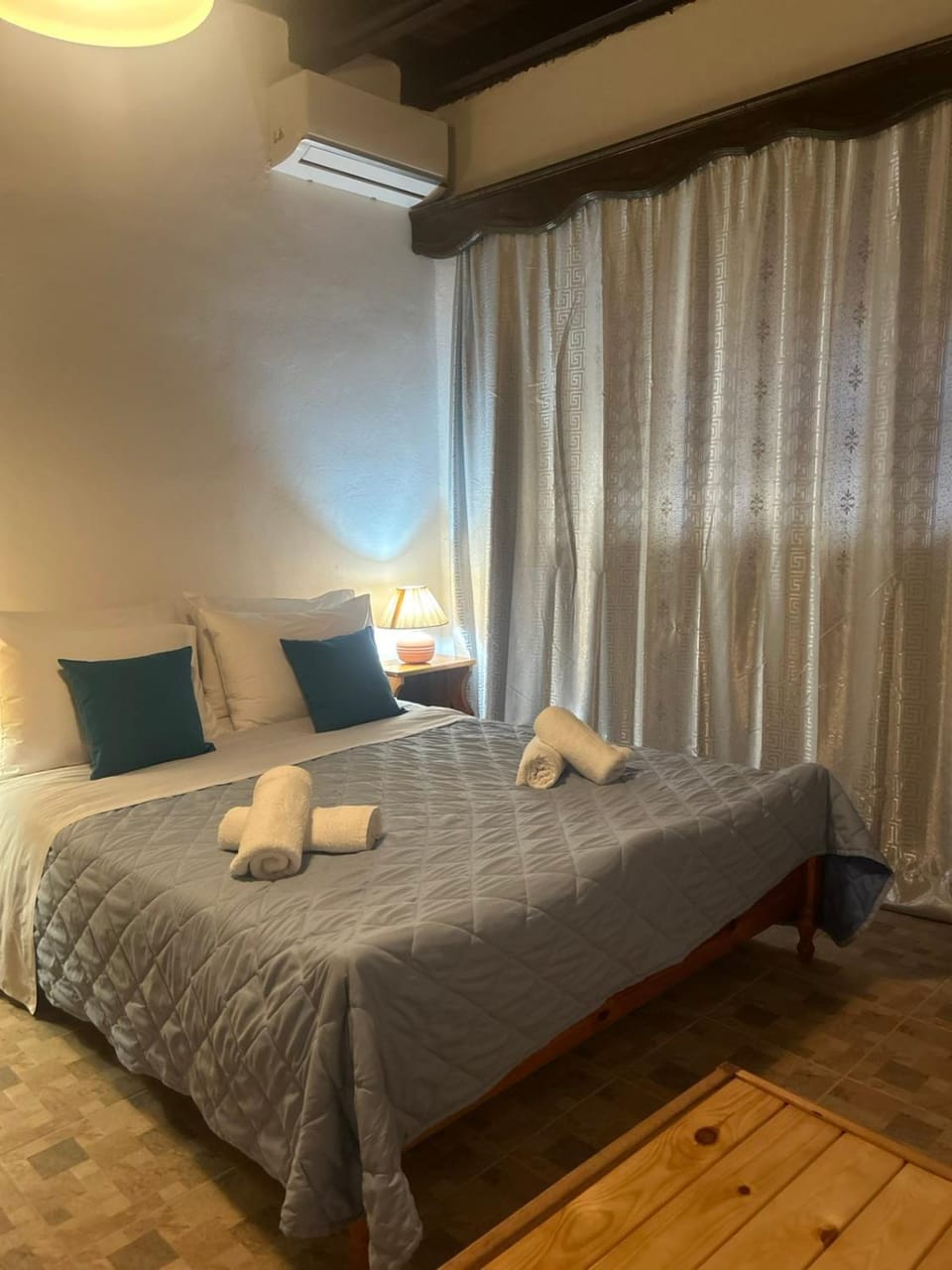 Bed, Photo of the whole room, Bedroom, air conditioner