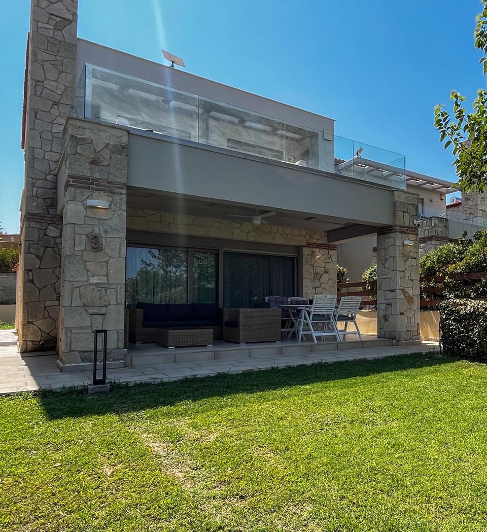 Property building, Garden