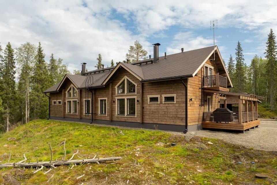 Property building, Day, Natural landscape, Summer