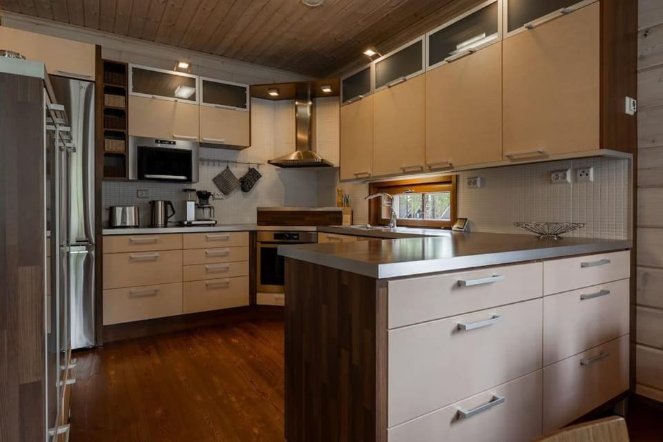 Coffee/tea facilities, Kitchen or kitchenette, dishwasher, oven