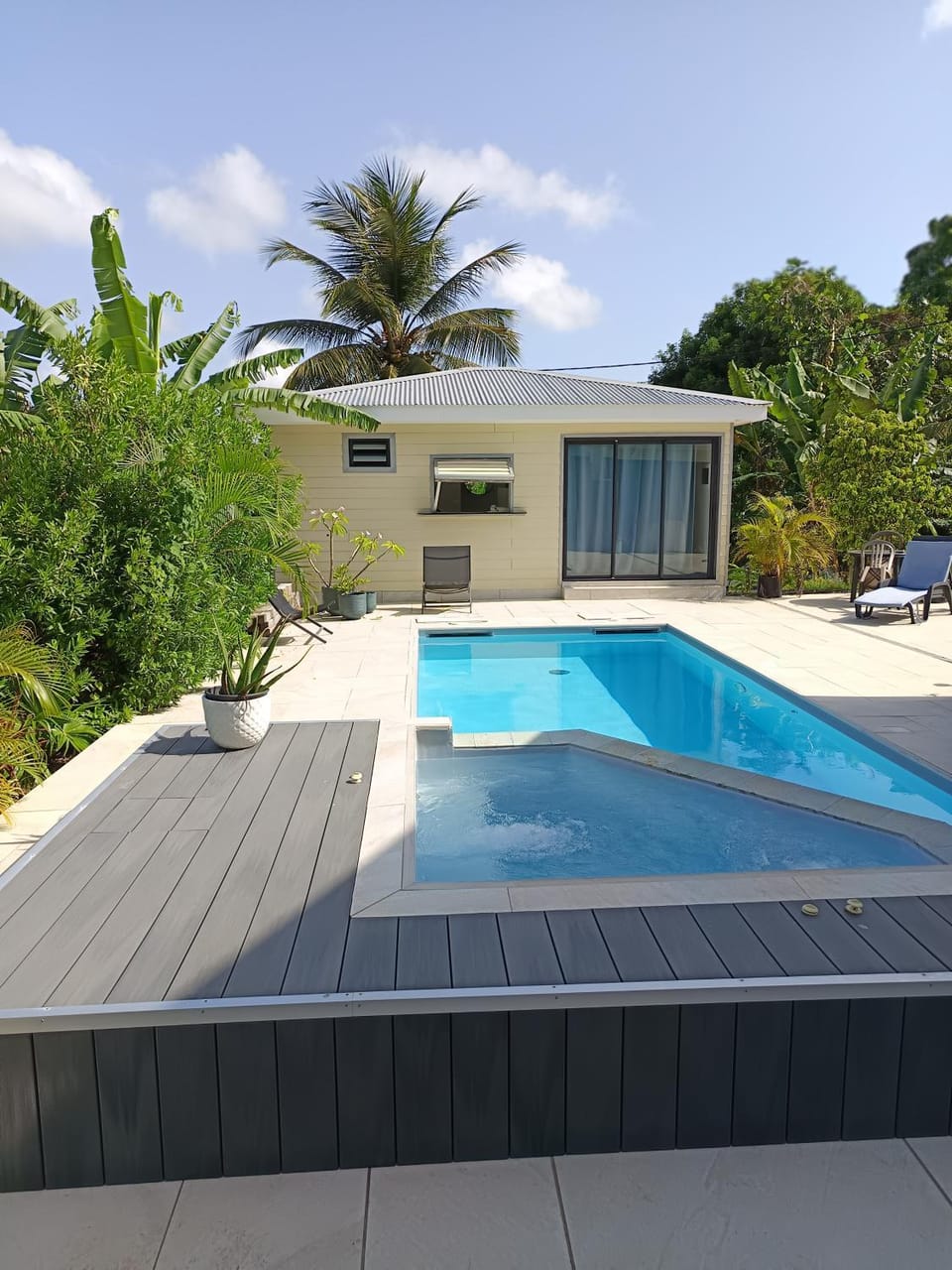 Bungalow au Coeur du Vert RO 4 Apartment in Sainte-Anne