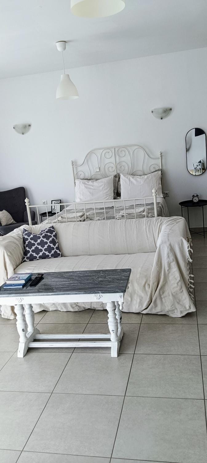 Seating area, Bedroom