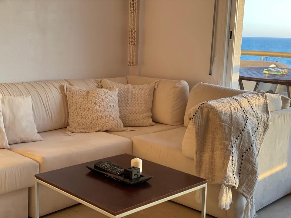 Living room, Sea view