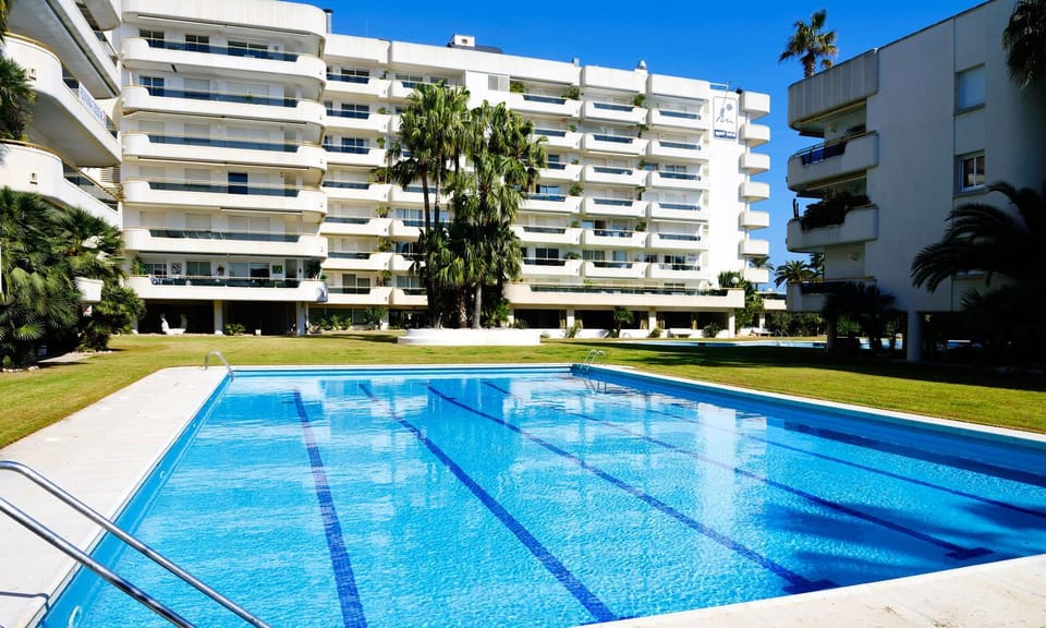 Property building, Swimming pool