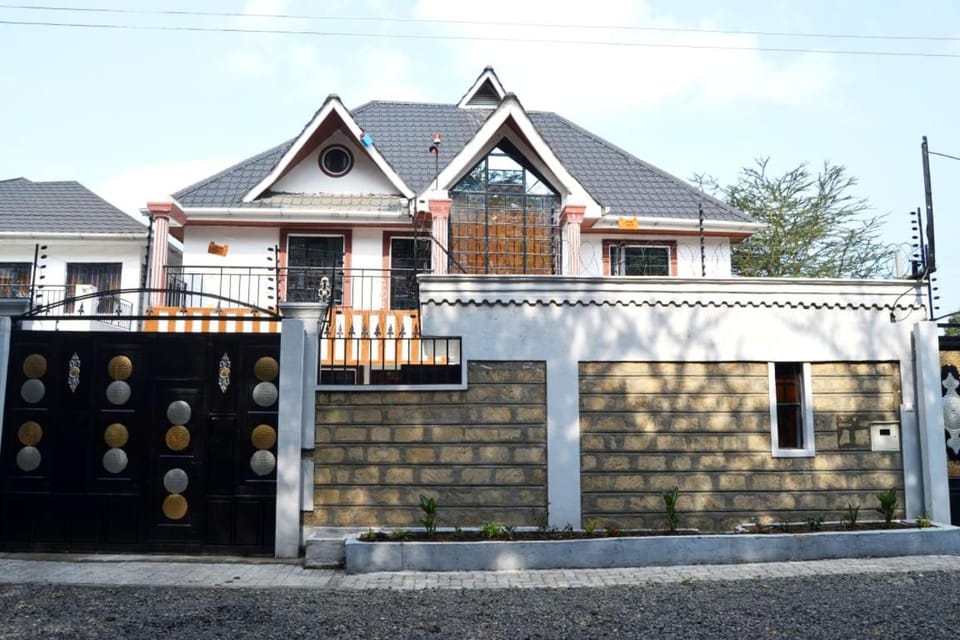White House II Villa in Kenya