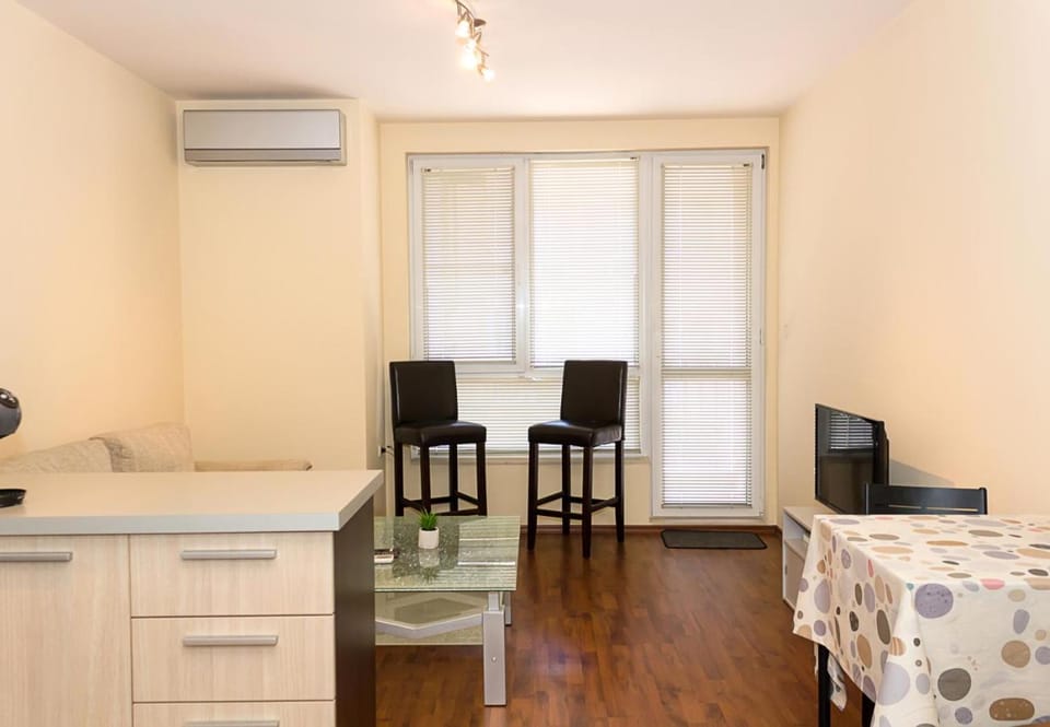 Living room, Photo of the whole room, Seating area, Dining area, air conditioner