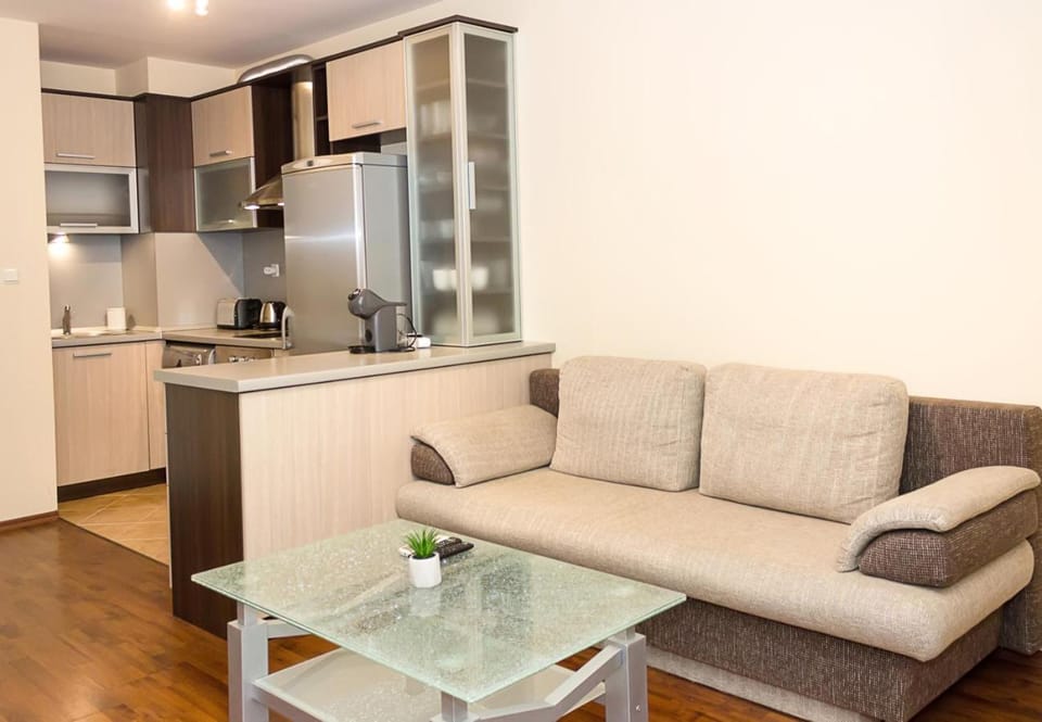 Living room, Seating area, Dining area, oven, stove