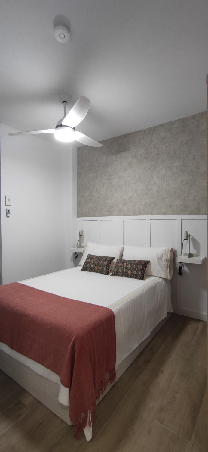 Bed, Photo of the whole room, Bedroom