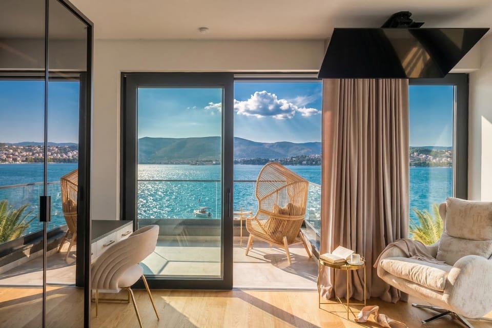 Day, Natural landscape, Bird's eye view, View (from property/room), Balcony/Terrace, Photo of the whole room, Seating area, Mountain view, Sea view