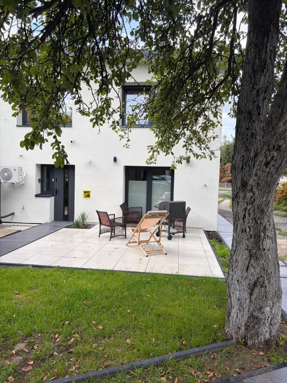 Property building, Seating area