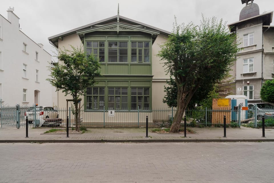 Property building, Day, Street view, Location, Parking
