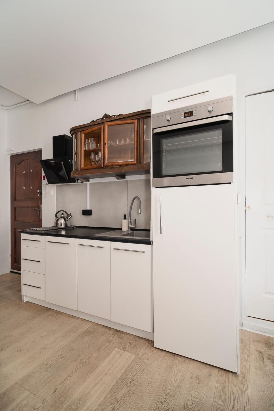 Kitchen or kitchenette, dishwasher, oven, pet friendly, stove