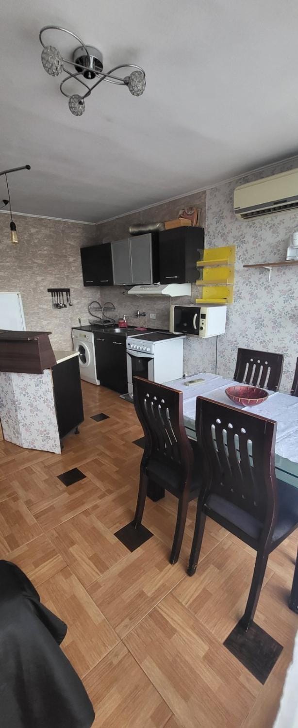 Kitchen or kitchenette, Living room, Dining area