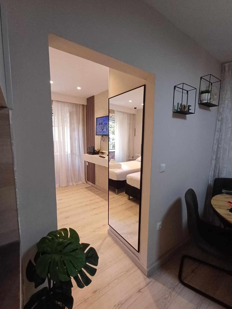 Photo of the whole room