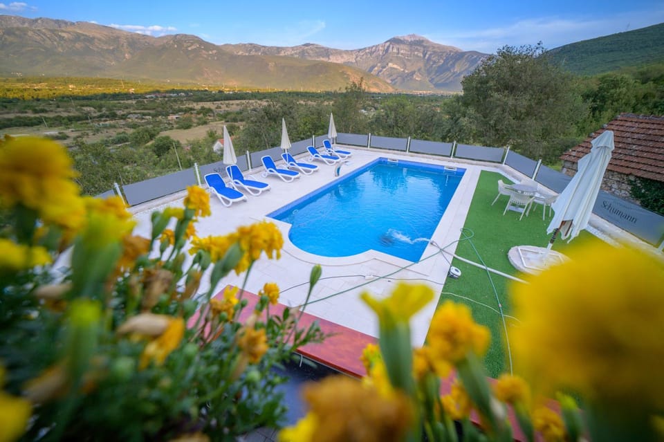 Mountain view, Pool view, Swimming pool, sunbed