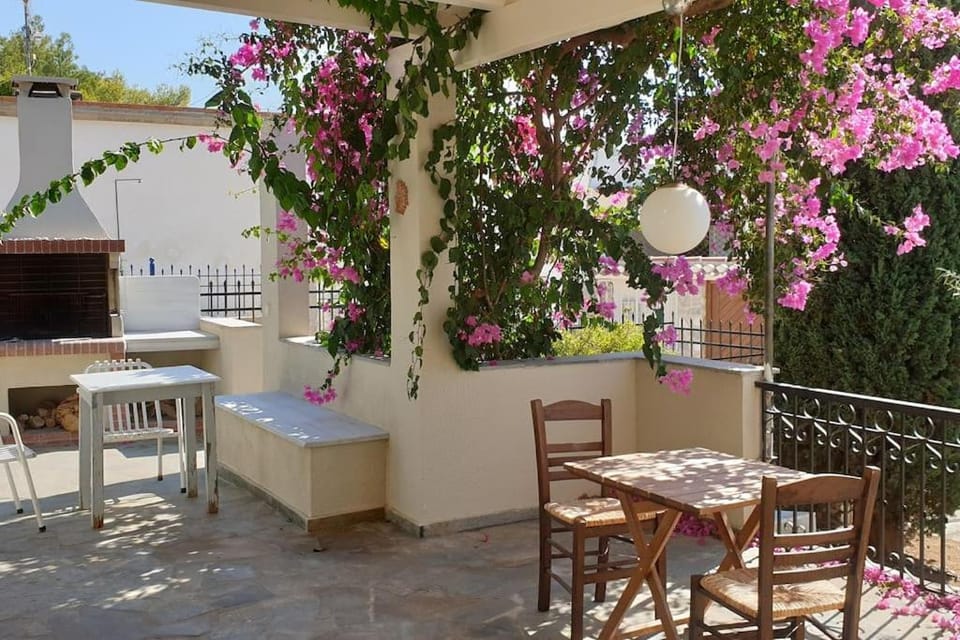Patio, BBQ facilities, View (from property/room), Balcony/Terrace, Balcony/Terrace, Dining area, Garden view
