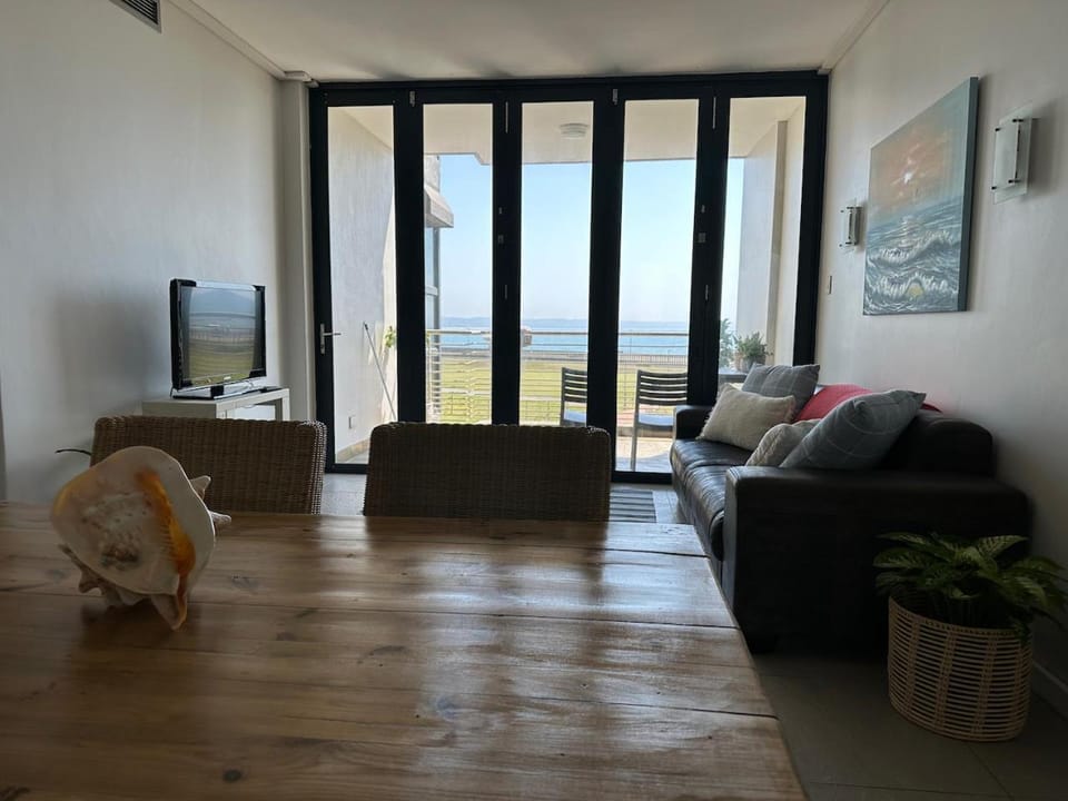 Seabreeze 301 Quayside - Point Beach #Accommodation - Beach Access & Ocean Views - 2 Bedroom Apartment in Durban