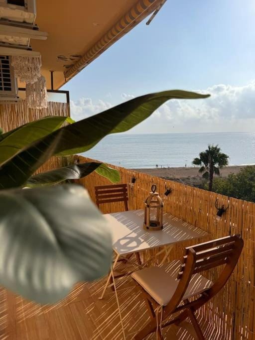 View (from property/room), Balcony/Terrace, Seating area, Dining area, Sea view