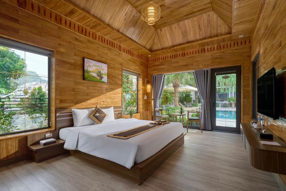 Bed, Garden, View (from property/room), Photo of the whole room, Bedroom