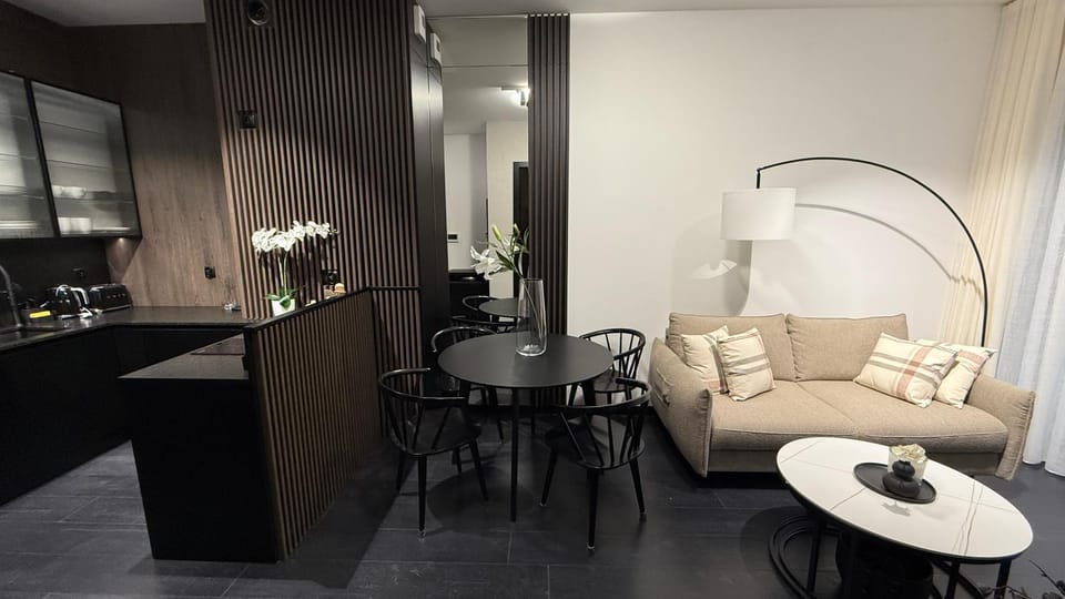 Living room, Seating area, Dining area