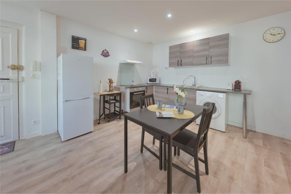 Dining area, Communal kitchen, kitchen