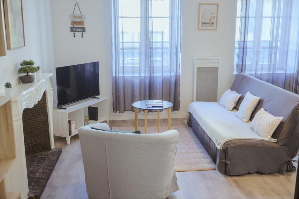 Communal lounge/ TV room, Living room, Seating area