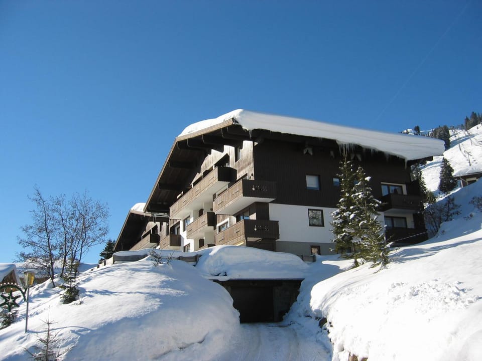 Property building, Winter