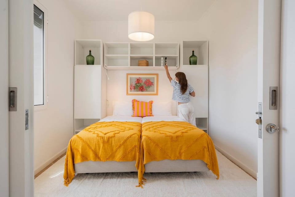Bed, Photo of the whole room, Bedroom