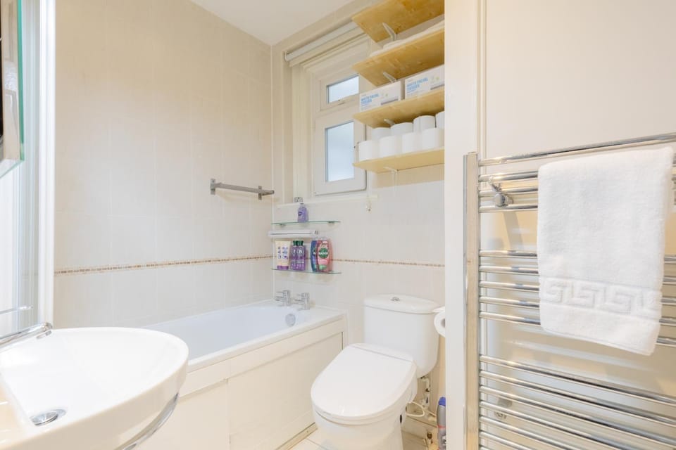 Superbly Located 1BD Flat Heart of Fitzrovia Apartment in London Borough of Islington