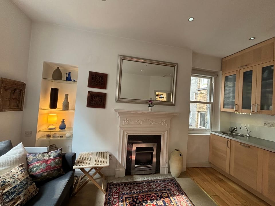 Superbly Located 1BD Flat Heart of Fitzrovia Apartment in London Borough of Islington