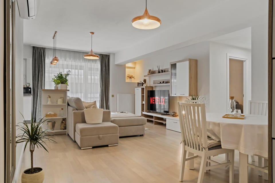Happy Home Apartment in Bucharest