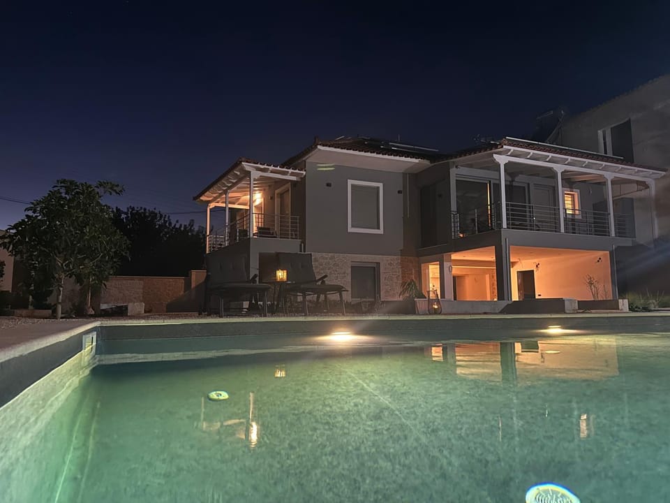 Property building, Swimming pool