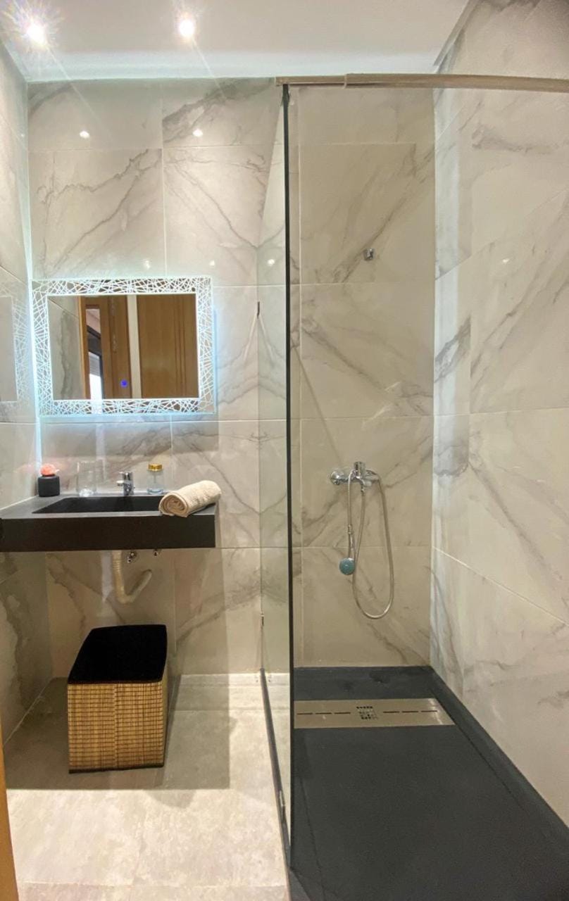 Luxury Appart à louer - Mdiq Apartment in Tangier-Tétouan-Al Hoceima