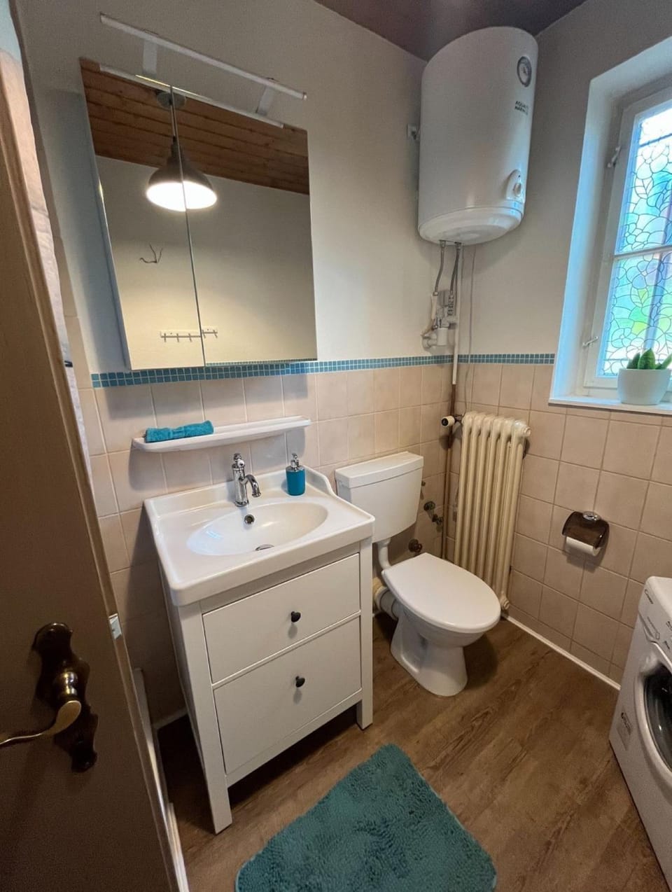Bathroom, Living room