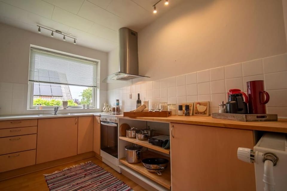 Kitchen or kitchenette, dishwasher, oven, pet friendly, stove, toaster