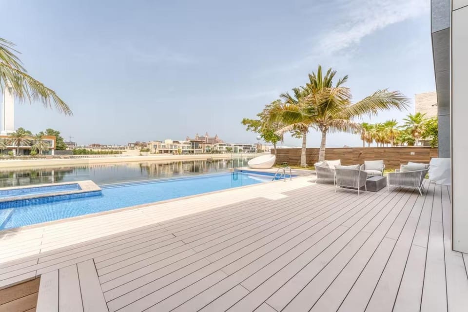 World Class Luxurious 6 BDR Villa In Palm Jumeriah Villa in Dubai