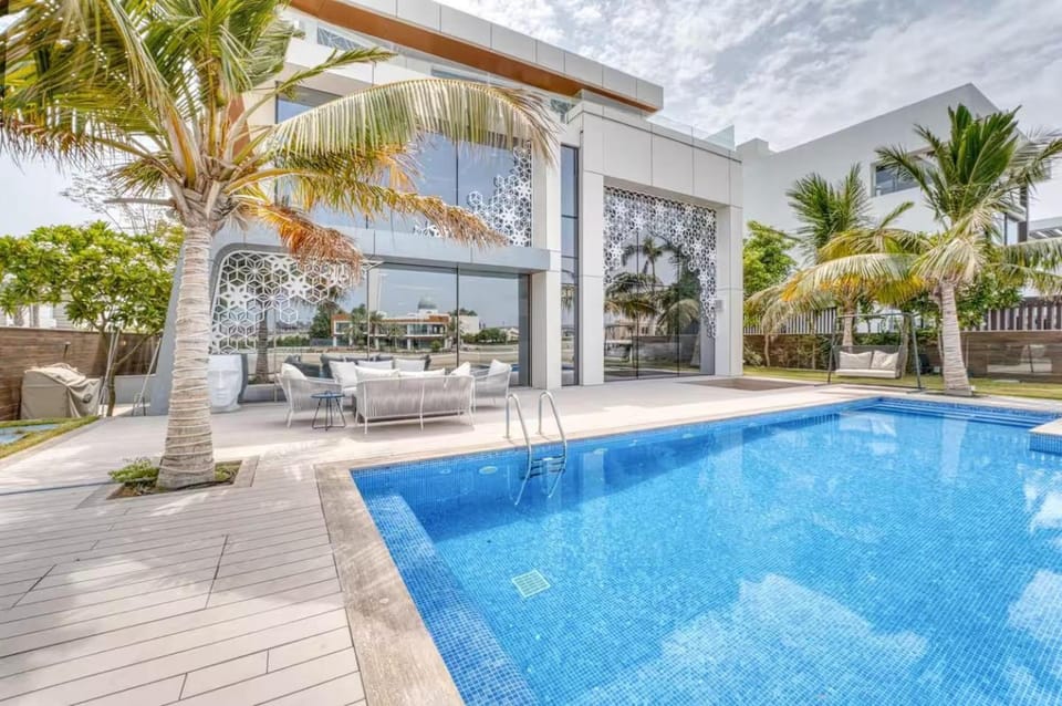 World Class Luxurious 6 BDR Villa In Palm Jumeriah Villa in Dubai