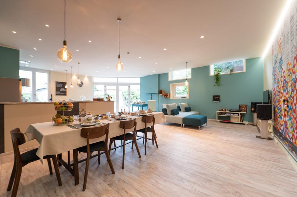 Living room, Breakfast