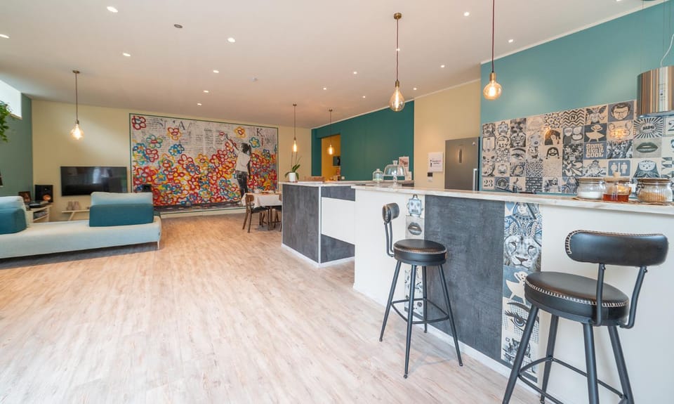 Living room, Seating area, Breakfast