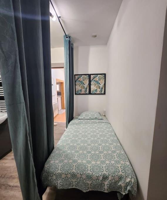 La petite loge de l'ile Apartment in Nantes