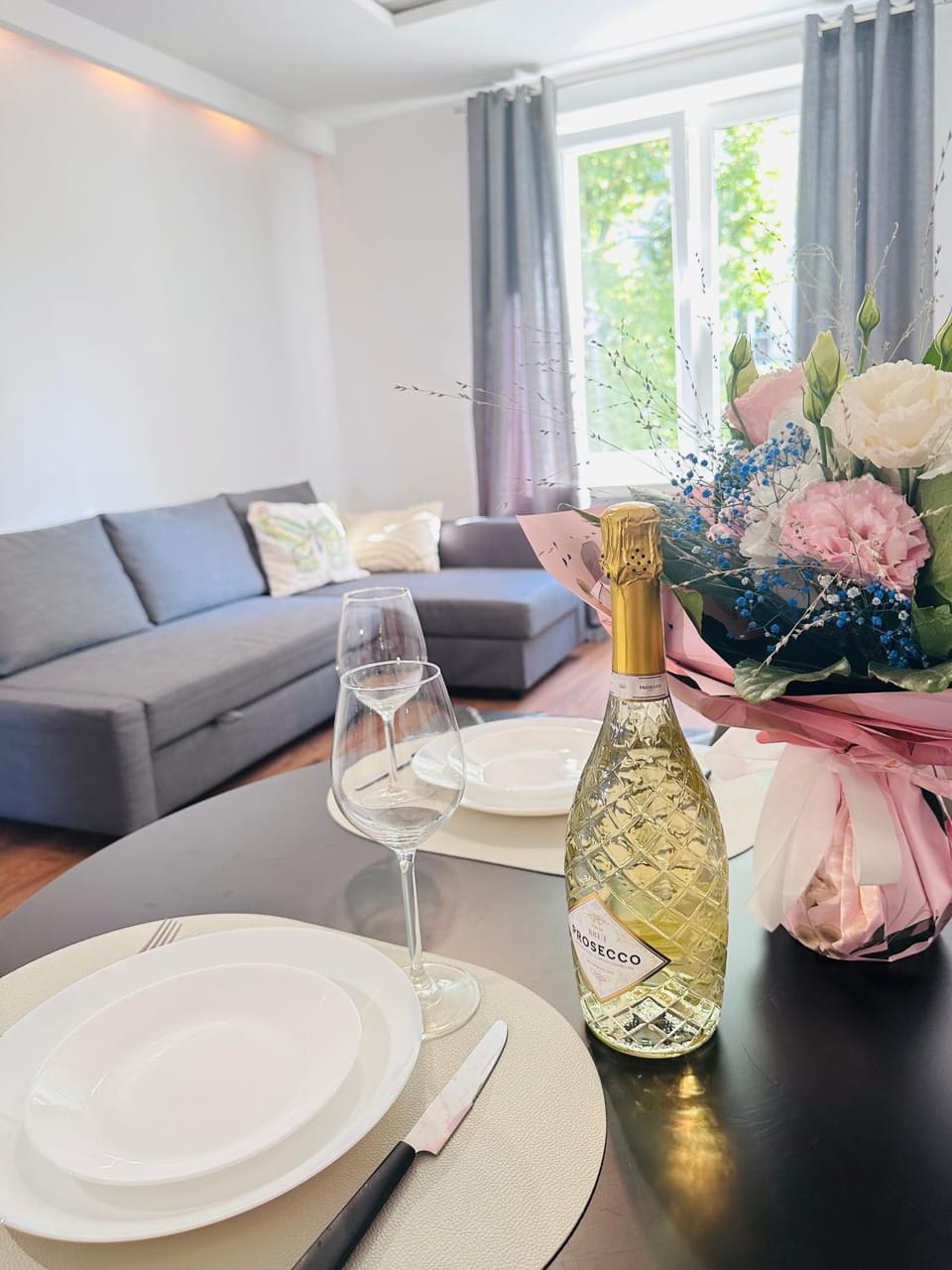 Living room, Seating area, Dining area
