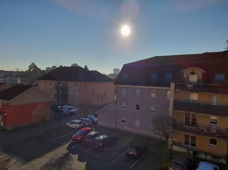 Le Maraîcher avec terrasse, wifi, parking gratuit Apartment in Bourgogne-Franche-Comté