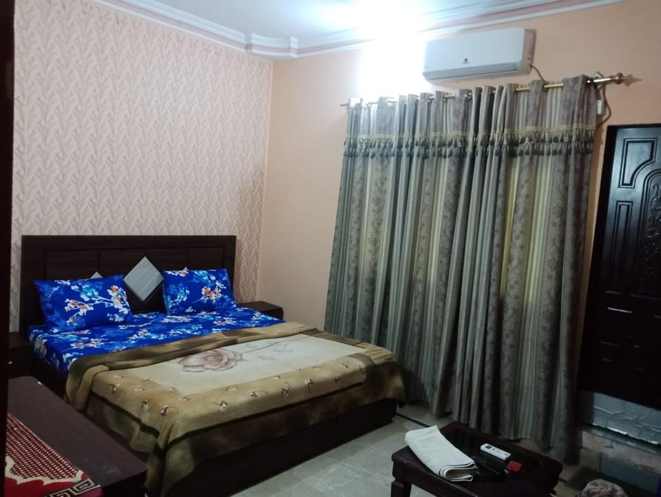 Guest House Near Expo Center karachi Bed and Breakfast in Karachi