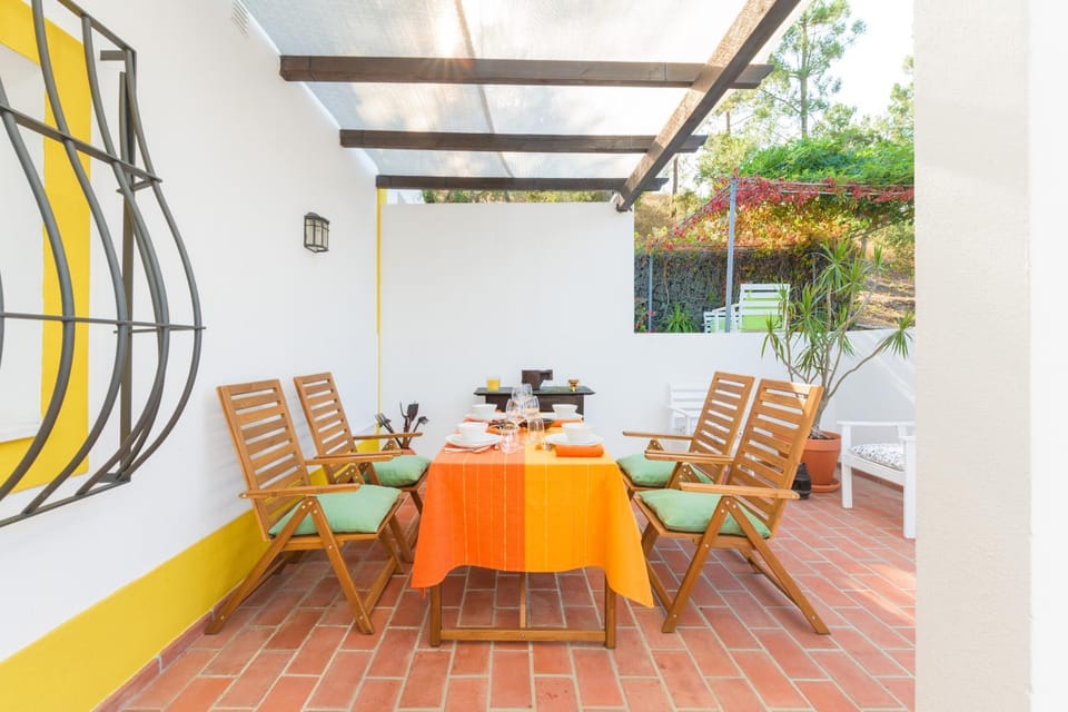 Property building, Balcony/Terrace, Living room