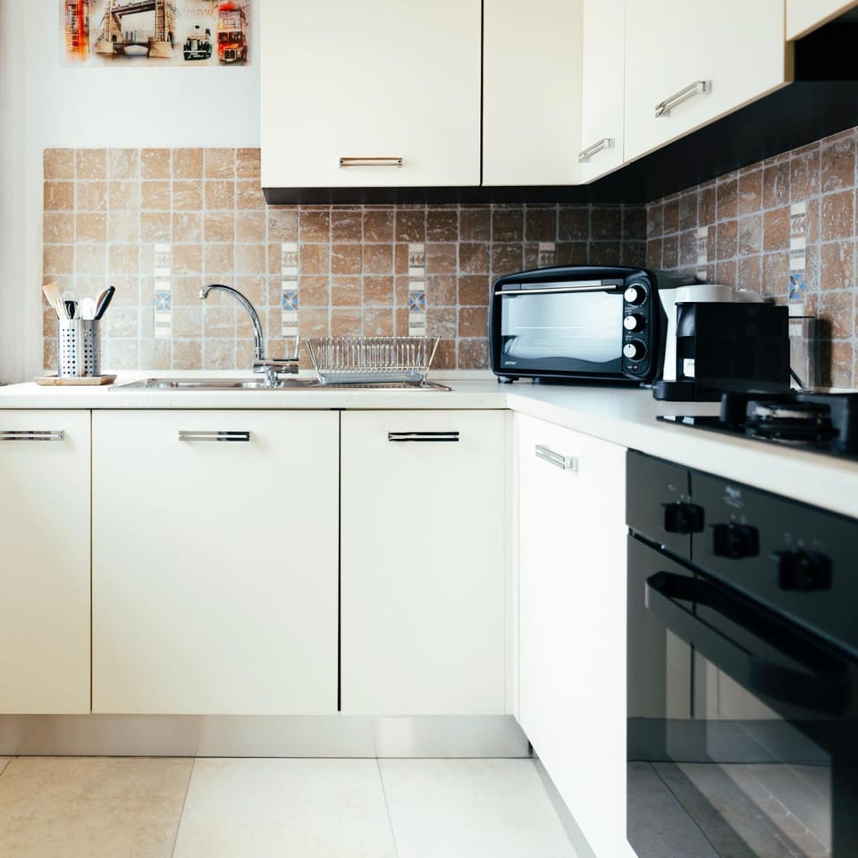 Kitchen or kitchenette, kitchen, kitchen