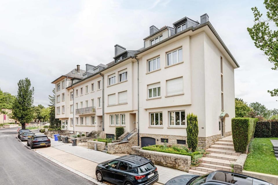 Property building, Neighbourhood, Street view, Location