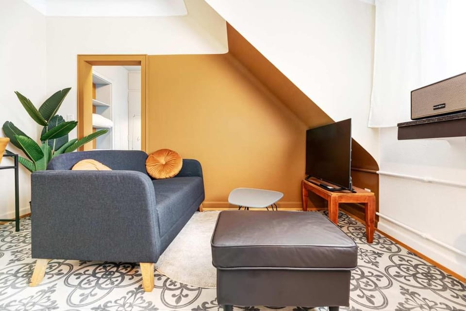 Communal lounge/ TV room, Living room
